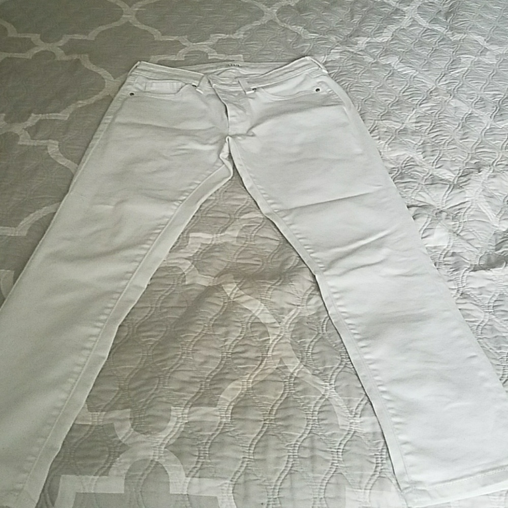 White crop pant